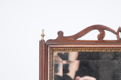 Lot 1512 - A REGENCY MAHOGANY TOILET MIRROR GILLOWS STYLE WITH SERPENTINE BASE