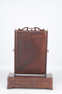 Lot 1512 - A REGENCY MAHOGANY TOILET MIRROR GILLOWS STYLE WITH SERPENTINE BASE