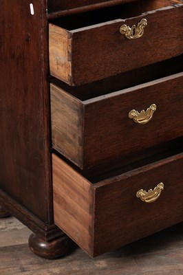 Lot 1566 - A SMALL 18TH CENTURY OAK BACHELOR'S CHEST