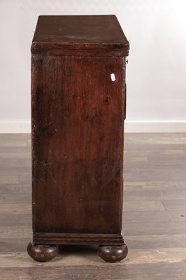 Lot 1566 - A SMALL 18TH CENTURY OAK BACHELOR'S CHEST