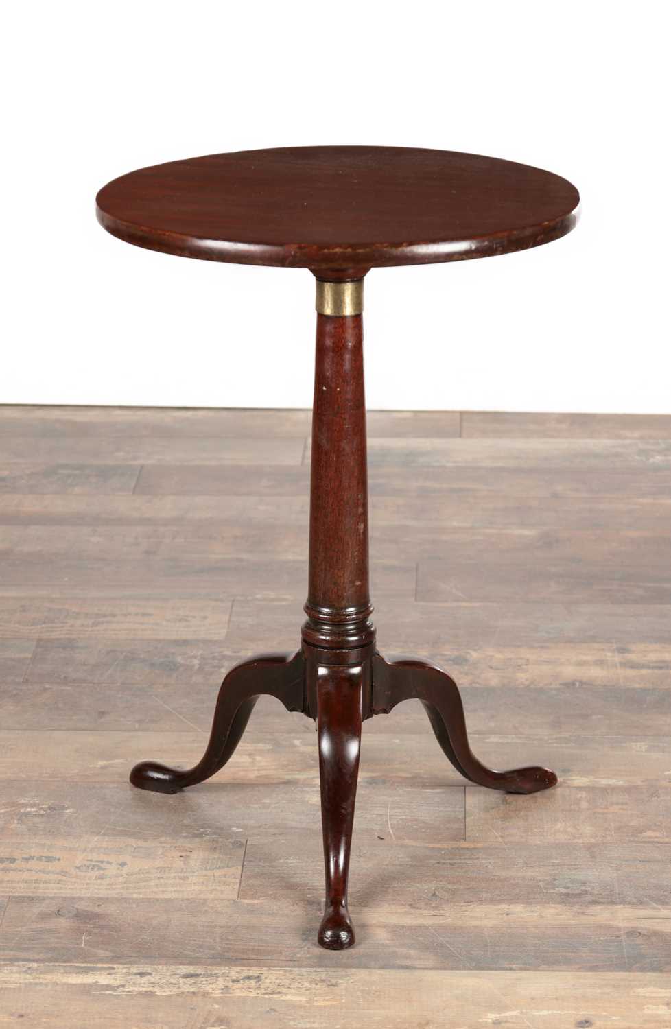Lot 1576 - AN 18TH CENTURY MAHOGANY WINE TABLE
