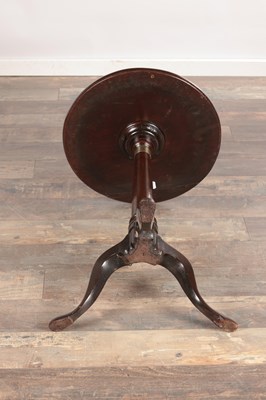 Lot 1576 - AN 18TH CENTURY MAHOGANY WINE TABLE