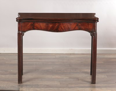 Lot 1520 - AN 18TH CENTURY MAHOGANY SERPENTINE CARD TABLE