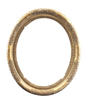 Lot 1662 - A LATE 17TH / EARLY 18TH CENTURY GILTWOOD OVAL FRAME