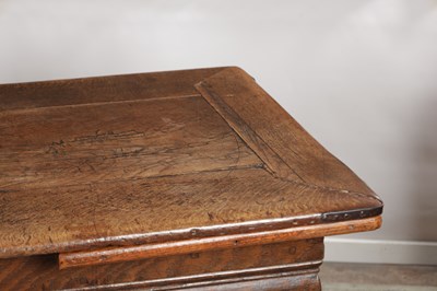 Lot 1549 - A 17TH CENTURY DUTCH OAK DRAW LEAF DINING TABLE