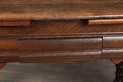 Lot 1549 - A 17TH CENTURY DUTCH OAK DRAW LEAF DINING TABLE