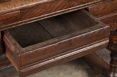 Lot 1549 - A 17TH CENTURY DUTCH OAK DRAW LEAF DINING TABLE