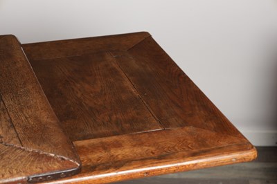 Lot 1549 - A 17TH CENTURY DUTCH OAK DRAW LEAF DINING TABLE