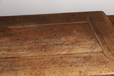 Lot 1549 - A 17TH CENTURY DUTCH OAK DRAW LEAF DINING TABLE