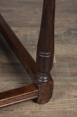 Lot 1554 - A 19TH CENTURY OAK COFFEE TABLE