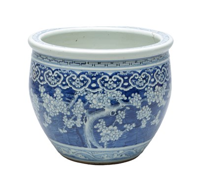 Lot 830 - A 19TH CENTURY CHINESE BLUE AND WHITE PORCELAIN JARDINIERE