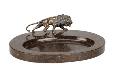 Lot 1000 - AN EARLY 20TH CENTURY FRENCH MARBLE AND BRONZE DESK TIDY