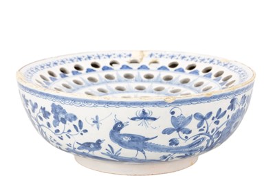 Lot 647 - A RARE 18TH CENTURY ENGLISH DELFT BLUE AND WHITE COLANDER