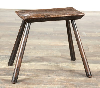 Lot 1677 - A 19TH CENTURY OAK CHEESE TOP STOOL