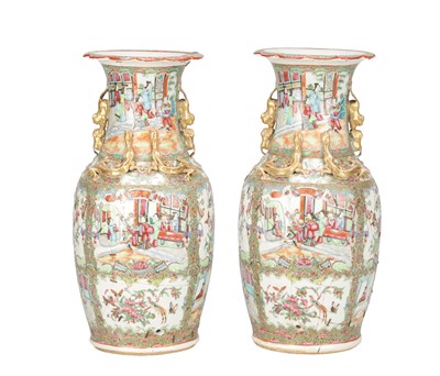 Lot 829 - A PAIR OF 19TH CENTURY CHINESE CANTON FAMILLE ROSE PORCELAIN VASES
