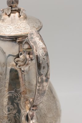 Lot 44 - AN EARLY VICTORIAN ENGLISH SILVER ENGRAVED TEAPOT