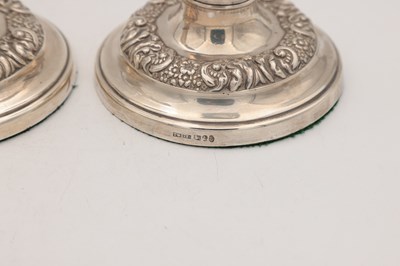 Lot 96 - A PAIR OF GEORGE III ENGLISH SILVER TELESCOPIC CANDLESTICKS