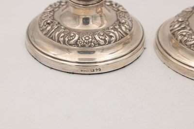 Lot 96 - A PAIR OF GEORGE III ENGLISH SILVER TELESCOPIC CANDLESTICKS