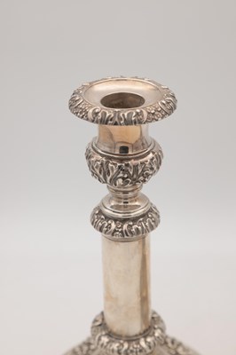 Lot 96 - A PAIR OF GEORGE III ENGLISH SILVER TELESCOPIC CANDLESTICKS