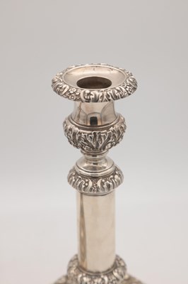 Lot 96 - A PAIR OF GEORGE III ENGLISH SILVER TELESCOPIC CANDLESTICKS
