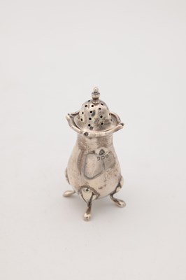 Lot 92 - A COLLECTION OF EARLY 20TH CENTURY ENGLISH SILVER ITEMS