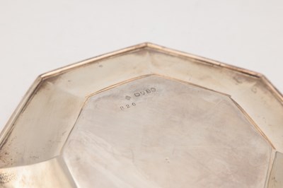 Lot 28 - A VICTORIAN ENGLISH SILVER AND CUT GLASS SERVING DISH WITH CAST STAG FINIAL