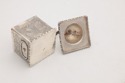Lot 1 - TWO 20TH CENTURY ENGLISH AND EGYPTIAN SILVER OBJECTS