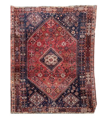 Lot 1114 - A PERSIAN SHIRAZ HAND-KNOTTED WOOL CARPET