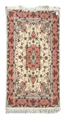 Lot 1025 - AN IRANIAN HAND KNOTTED CARPET
