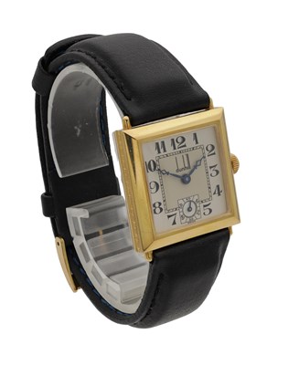 Lot 386 - A GENTLEMAN'S 18CT GOLD LIMITED EDITION DUNHILL WRIST WATCH