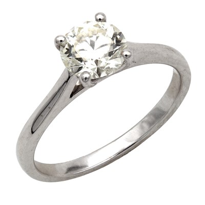 Lot 194 - AN 18CT WHITE GOLD SOLITAIRE DIAMOND RING