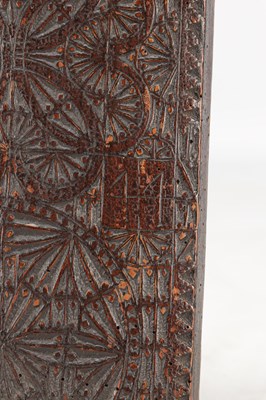 Lot 1385 - AN EARLY 17TH CENTURY WELSH CARVED WOOD LOVE TOKEN WASHING BAT