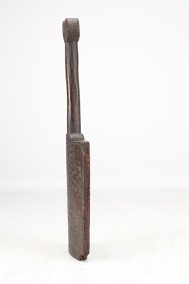 Lot 1385 - AN EARLY 17TH CENTURY WELSH CARVED WOOD LOVE TOKEN WASHING BAT