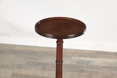 Lot 1499 - A GEORGE III MAHOGANY TRIPOD WINE TABLE