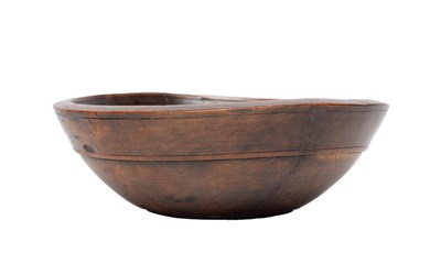 Lot 1395 - A GOOD 19TH CENTURY SYCAMORE TURNED DAIRY BOWL
