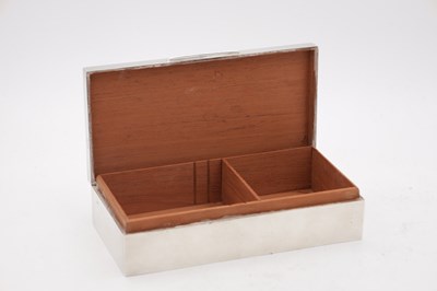 Lot 68 - A MID 20TH CENTURY ENGLISH SILVER CIGAR BOX