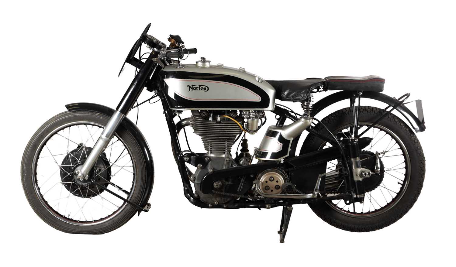 Lot A 1947 NORTON 490CC INTERNATIONAL SPECIAL MOTORCYCLE
