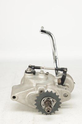 Lot 1473 - A VINTAGE NORTON MOTORCYCLE GEARBOX