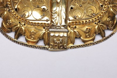 Lot 21 - A 19TH CENTURY CONTINENTAL SILVER GILT RELIQUARY BELT BUCKLE