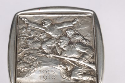 Lot 52 - A CONTINENTAL EARLY 20TH CENTURY EMBOSSED SILVER HINGED BOX