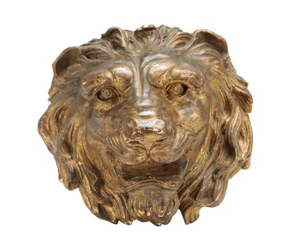 Lot 1415 - AN 18TH CENTURY CARVED GILTWOOD HANGING LION'S HEAD