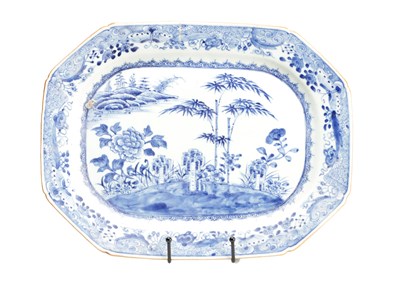 Lot 773 - A CHINESE BLUE AND WHITE PORCELAIN PLATTER