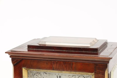 Lot SIMMONS, STOKE NEWINGTON A REGENCY FIGURED MAHOGANY DOUBLE FUSEE FOUR-GLASS BRACKET CLOCK