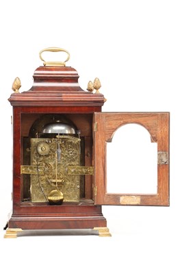 Lot CONYERS DUNLOP, LONDON. A GEORGE III FIGURED MAHOGANY VERGE BRACKET CLOCK WITH ALARM