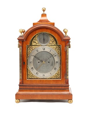 Lot EARDLEY NORTON, LONDON. A GEORGE III MAHOGANY VERGE BRACKET CLOCK