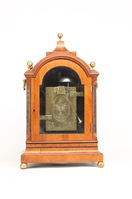 Lot EARDLEY NORTON, LONDON. A GEORGE III MAHOGANY VERGE BRACKET CLOCK