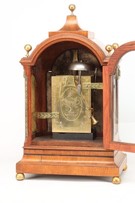 Lot EARDLEY NORTON, LONDON. A GEORGE III MAHOGANY VERGE BRACKET CLOCK