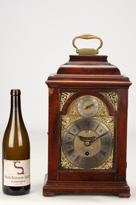 Lot THOMAS LODGE, LONDON. A SMALL GEORGE II FRUITWOOD VERGE PULL QUARTER REPEATING TIMEPIECE BRACKET CLOCK