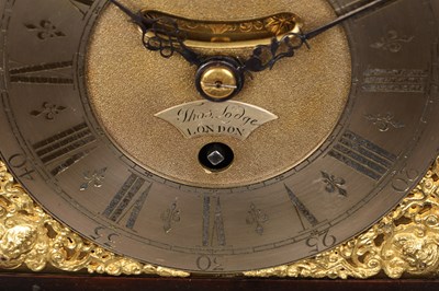 Lot THOMAS LODGE, LONDON. A SMALL GEORGE II FRUITWOOD VERGE PULL QUARTER REPEATING TIMEPIECE BRACKET CLOCK