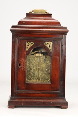 Lot THOMAS LODGE, LONDON. A SMALL GEORGE II FRUITWOOD VERGE PULL QUARTER REPEATING TIMEPIECE BRACKET CLOCK